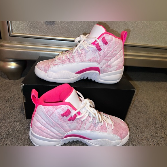Air jordan 12 (GS) - Picture 3 of 4